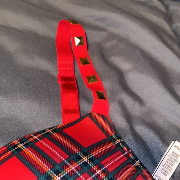 Victoria Secret Wireless Bra - Picture 8 of 12